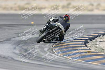 media/Dec-01-2025-Moto Forza (Mon) [[2daa91e15f]]/1-Advanced Group/Session 2 Turn 11 Backside/